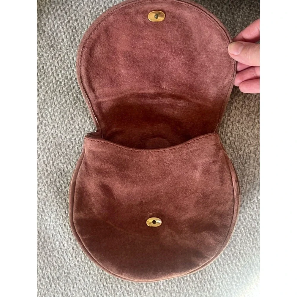 Women's Vintage Suede Leather Saddle Crossbody Bag in Dusty Rose - Picture 3 of 7